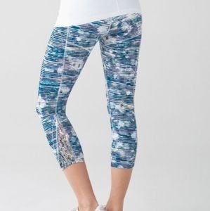 Lululemon True Self Crop II Blurry Belle Multi